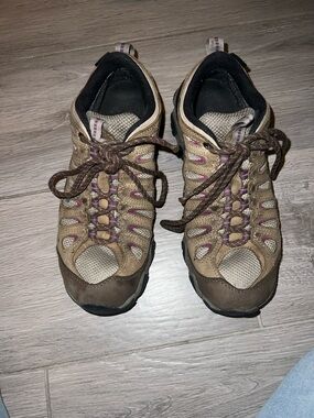 Women's Tan Hiking Sneakers with Purple Accents